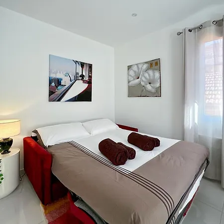 Apartment Tivoli Monaco: Renovated 2-bedroom With Terrace Near Monte Carlo Beausoleil