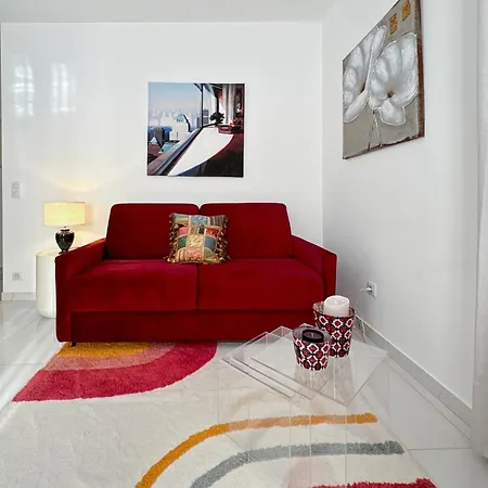 Tivoli Monaco: Renovated 2-bedroom With Terrace Near Monte Carlo Apartment Beausoleil