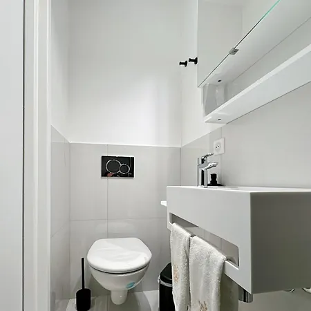 Tivoli Monaco: Renovated 2-bedroom With Terrace Near Monte Carlo