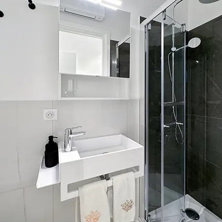 Tivoli Monaco: Renovated 2-bedroom With Terrace Near Monte Carlo Apartment Beausoleil